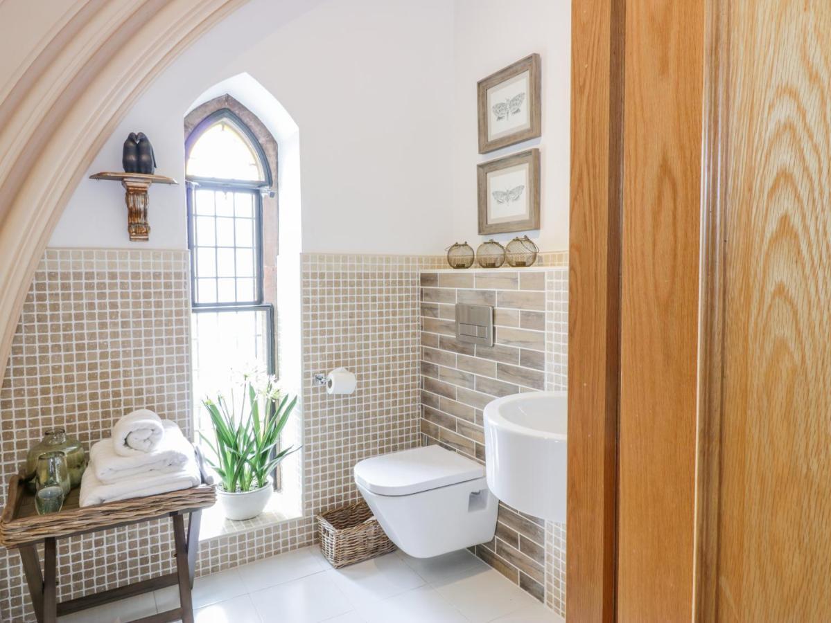 Penthouse St Mary'S Church Мофат Екстериор снимка
