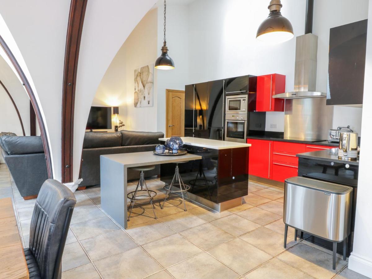 Penthouse St Mary'S Church Мофат Екстериор снимка