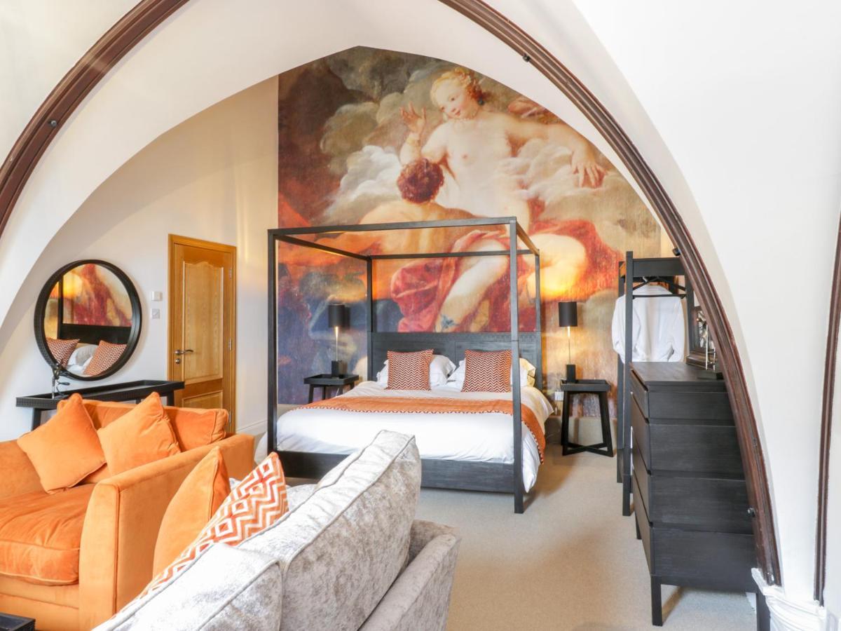 Penthouse St Mary'S Church Мофат Екстериор снимка