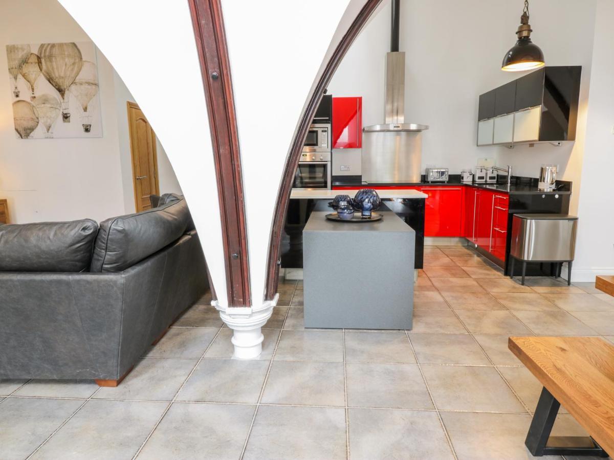 Penthouse St Mary'S Church Мофат Екстериор снимка