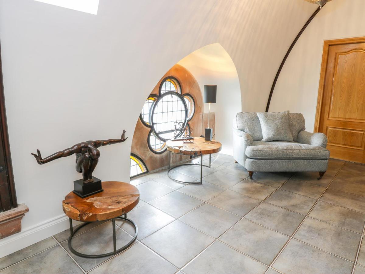 Penthouse St Mary'S Church Мофат Екстериор снимка