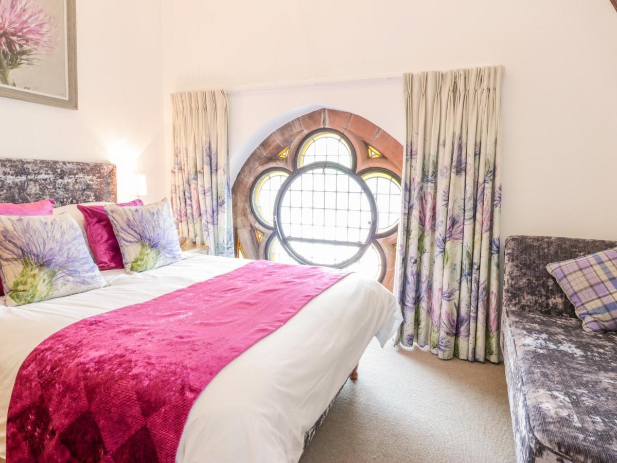 Penthouse St Mary'S Church Мофат Екстериор снимка
