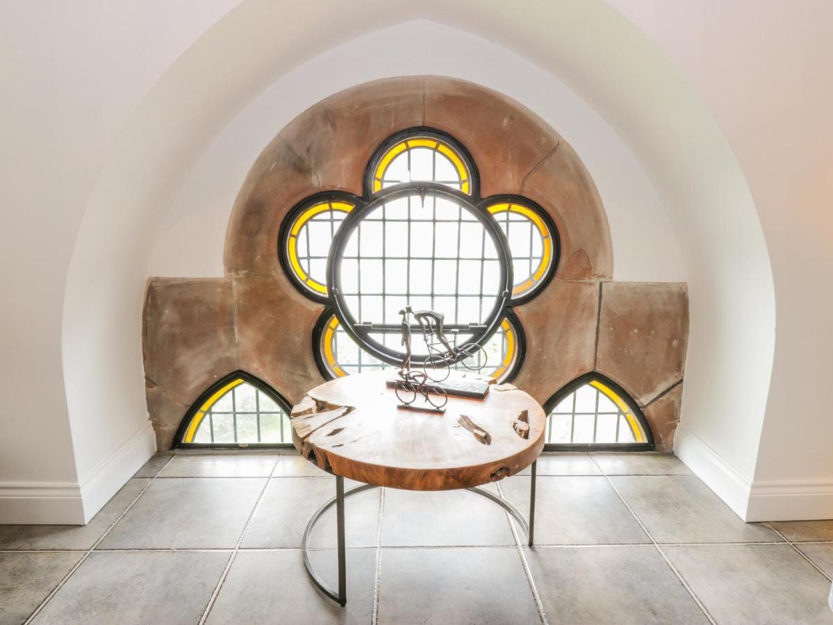 Penthouse St Mary'S Church Мофат Екстериор снимка