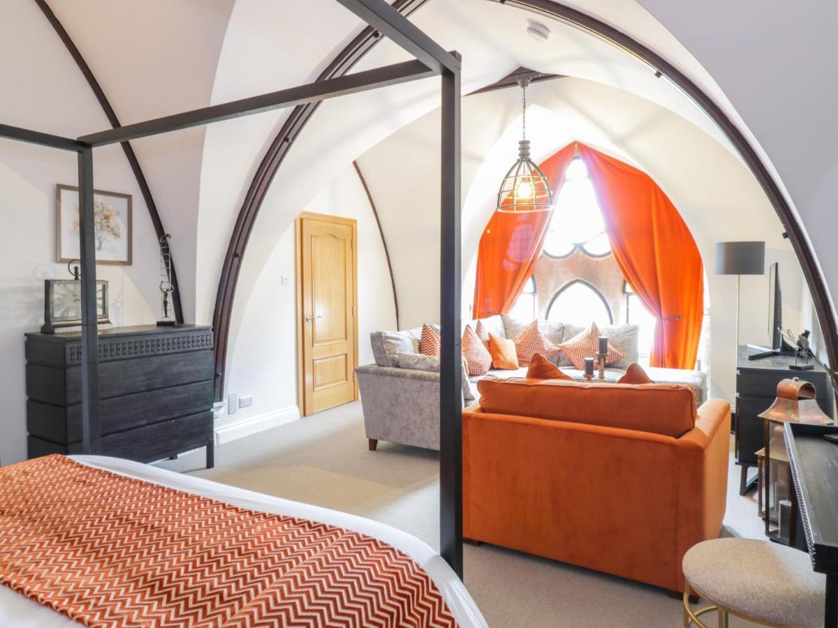 Penthouse St Mary'S Church Мофат Екстериор снимка